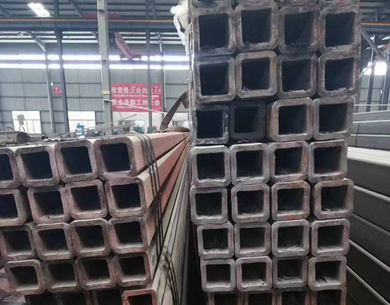 城厢无缝方管裂缝